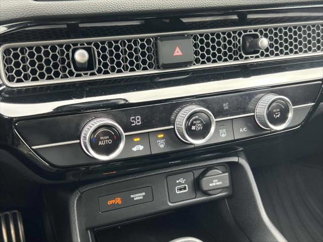 Photo of 2022 Platinum White Pearl Honda Civic