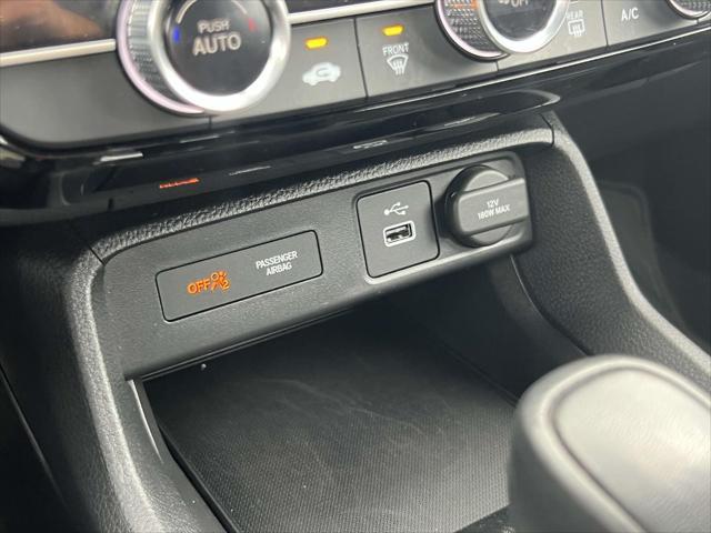 Photo of 2022 Platinum White Pearl Honda Civic
