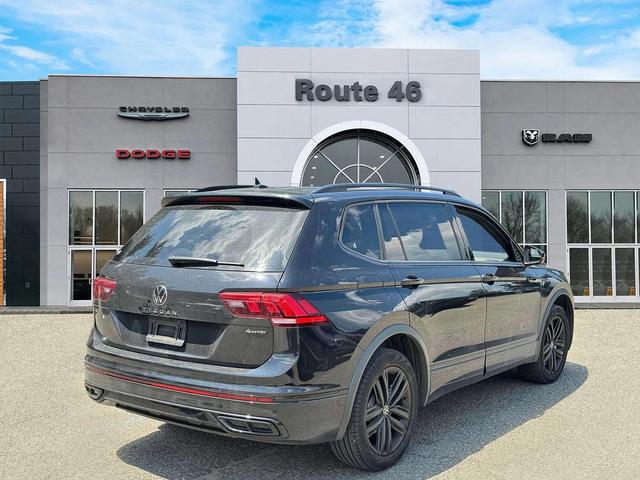 Photo of 2022 Deep Black Pearl Volkswagen Tiguan