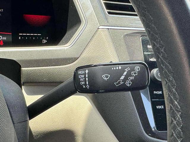 Photo of 2022 Deep Black Pearl Volkswagen Tiguan