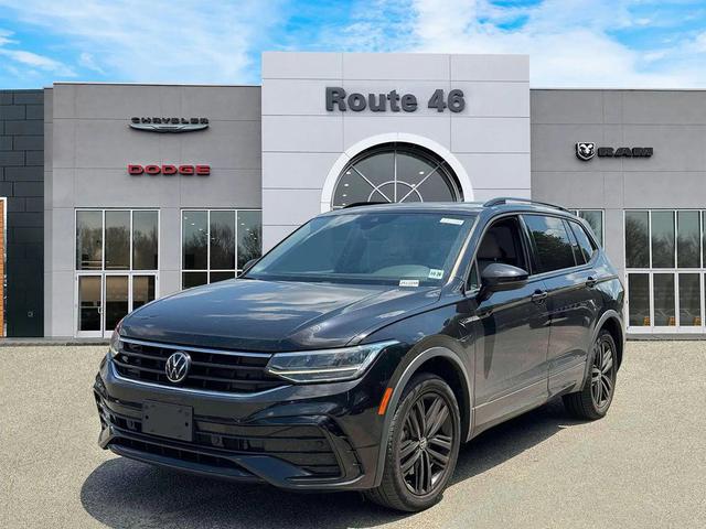 Photo of 2022 Deep Black Pearl Volkswagen Tiguan