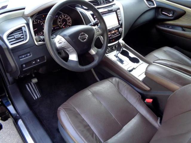 Photo of 2015 Black Nissan Murano