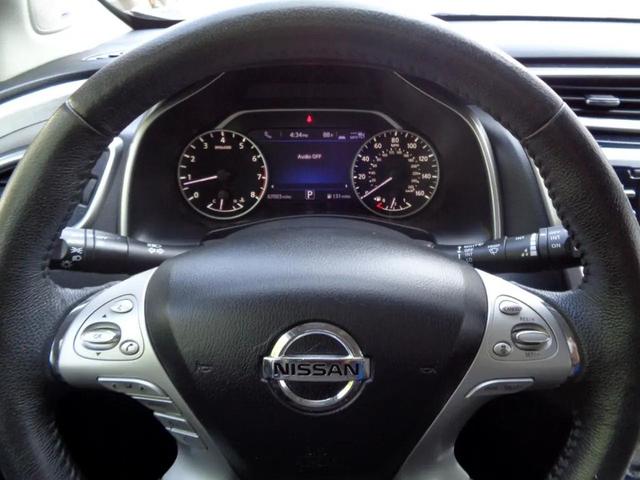 Photo of 2015 Black Nissan Murano