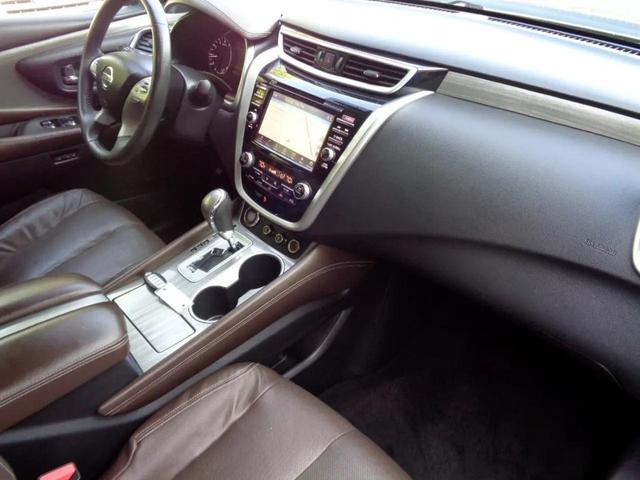 Photo of 2015 Black Nissan Murano