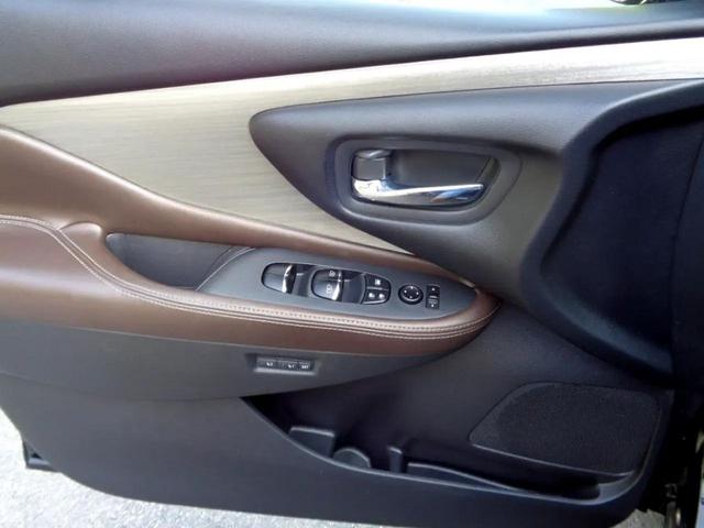 Photo of 2015 Black Nissan Murano