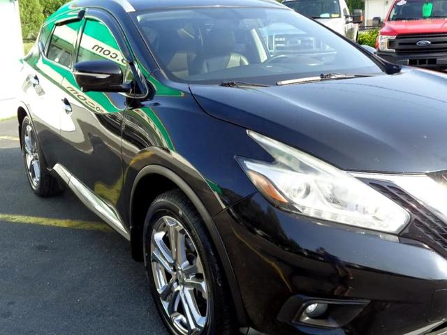 Photo of 2015 Black Nissan Murano