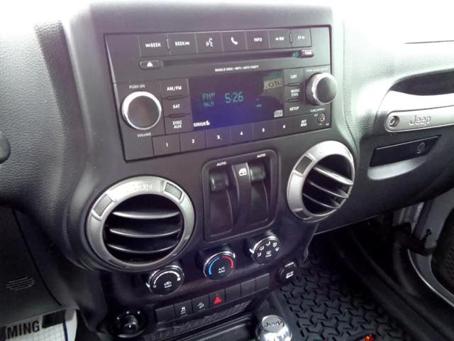 Photo of 2017 Gray Jeep Wrangler