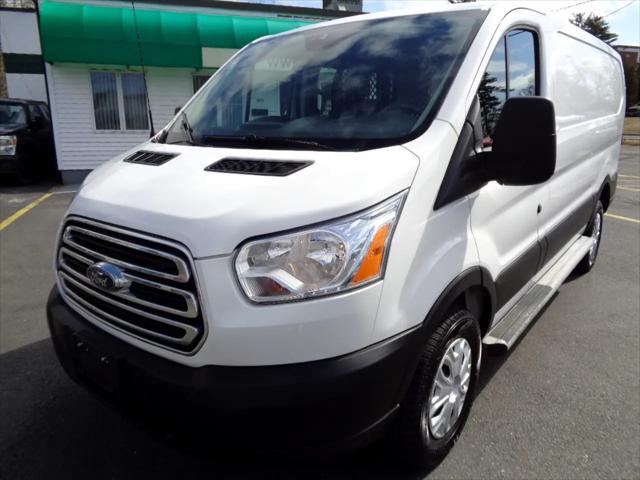 Photo of 2019 White Ford Transit-250