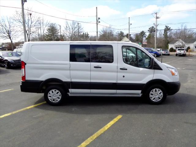 Photo of 2019 White Ford Transit-250