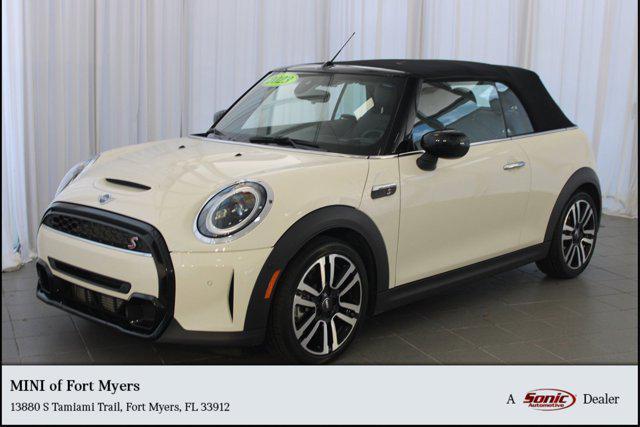 Photo of 2023 White Silver Metallic MINI Convertible