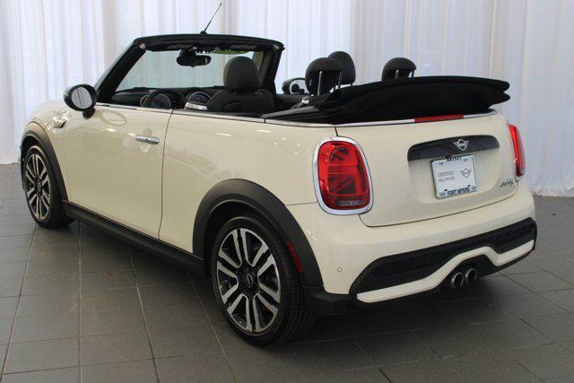 Photo of 2023 White Silver Metallic MINI Convertible