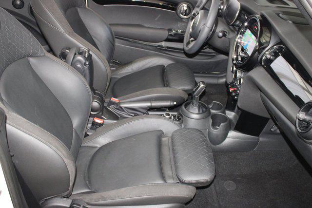 Photo of 2023 White Silver Metallic MINI Convertible