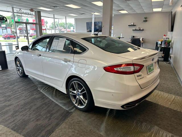 Photo of 2013 White Ford Fusion