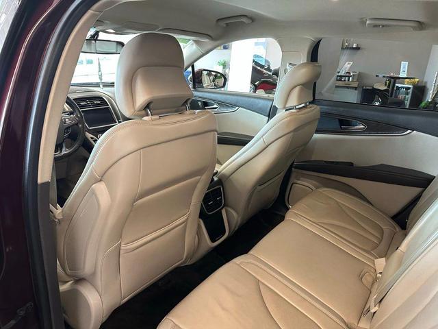 Photo of 2018 Burgundy Velvet Metallic Tinted Clearcoat Lincoln MKX