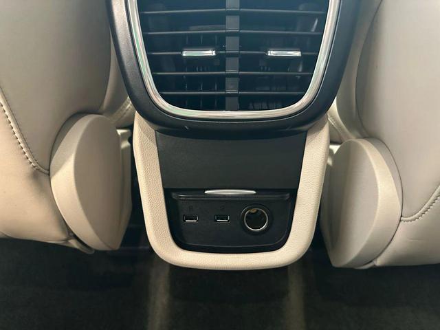 Photo of 2018 Burgundy Velvet Metallic Tinted Clearcoat Lincoln MKX