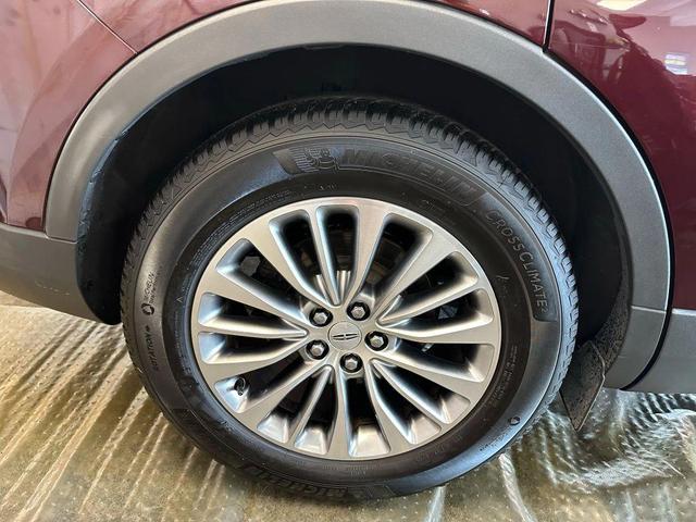Photo of 2018 Burgundy Velvet Metallic Tinted Clearcoat Lincoln MKX