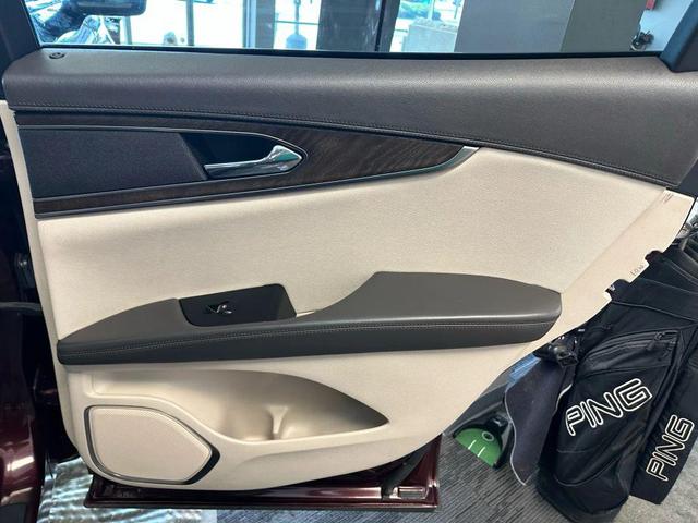 Photo of 2018 Burgundy Velvet Metallic Tinted Clearcoat Lincoln MKX