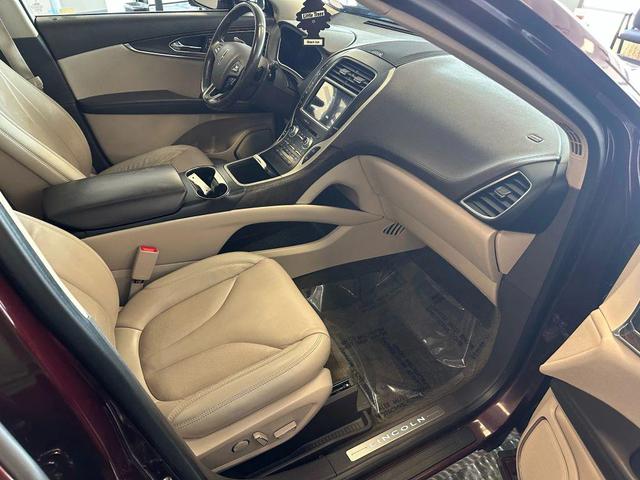 Photo of 2018 Burgundy Velvet Metallic Tinted Clearcoat Lincoln MKX