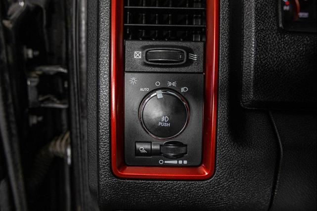 Photo of 2016 Brilliant Black Crystal Pearlcoat RAM 1500