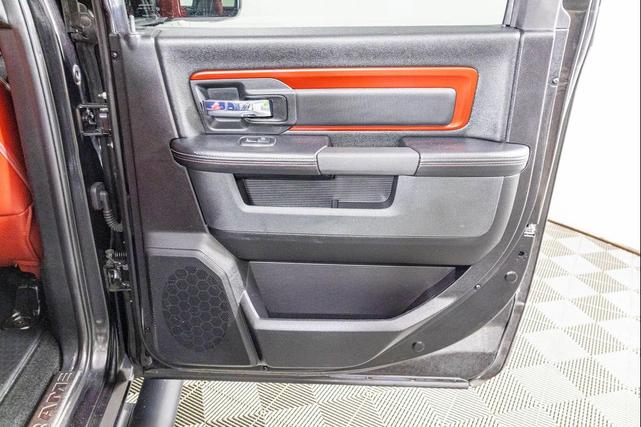Photo of 2016 Brilliant Black Crystal Pearlcoat RAM 1500