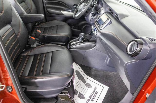 Photo of 2019 Cayenne Red Metallic Nissan Kicks