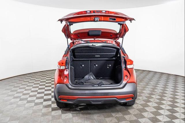 Photo of 2019 Cayenne Red Metallic Nissan Kicks