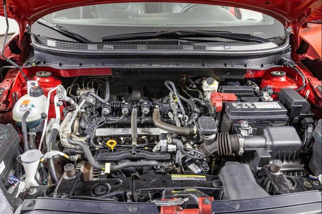 Photo of 2019 Cayenne Red Metallic Nissan Kicks
