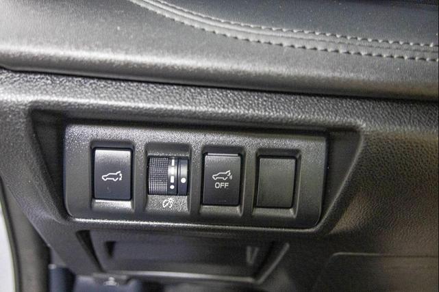 Photo of 2024 Ice Silver Metallic Subaru Outback