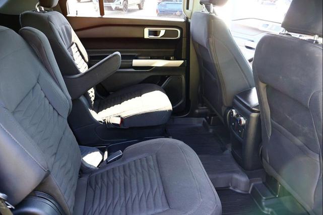 Photo of 2021 Atlas Blue Metallic Ford Explorer
