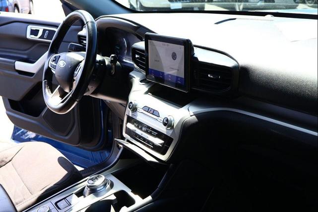 Photo of 2021 Atlas Blue Metallic Ford Explorer
