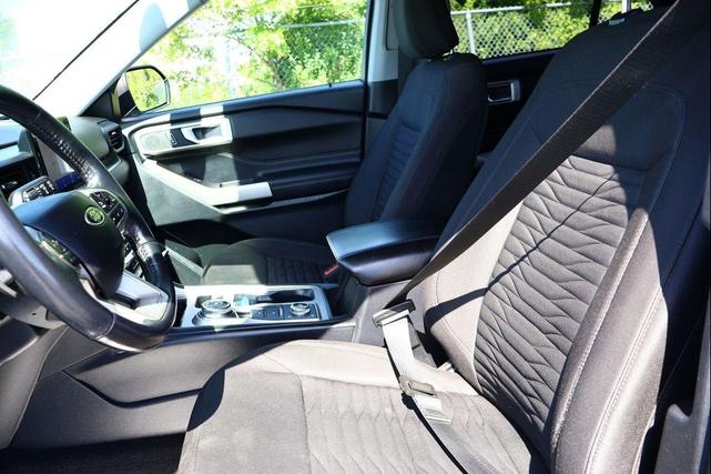 Photo of 2021 Atlas Blue Metallic Ford Explorer