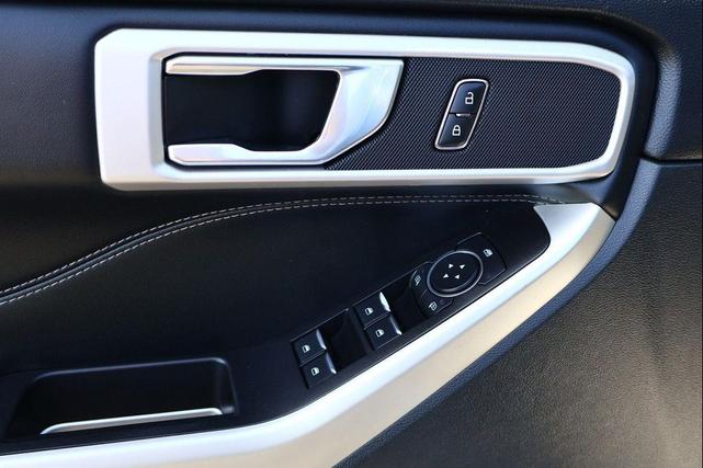 Photo of 2021 Atlas Blue Metallic Ford Explorer