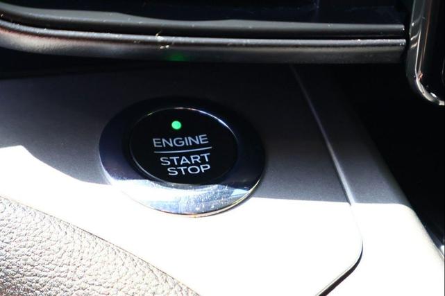 Photo of 2021 Atlas Blue Metallic Ford Explorer