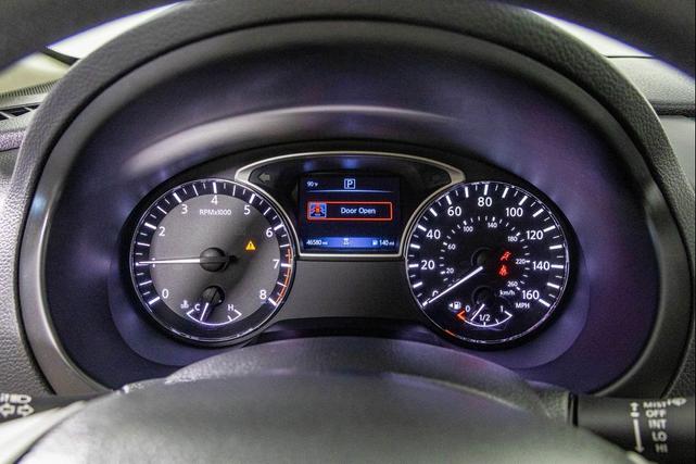 Photo of 2018 Glacier White Nissan Altima