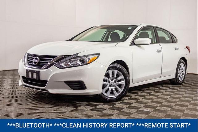 Photo of 2018 Glacier White Nissan Altima