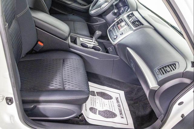 Photo of 2018 Glacier White Nissan Altima