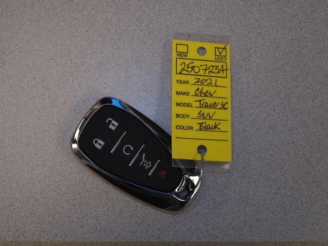 Photo of 2021 Mosaic Black Metallic Chevrolet Traverse