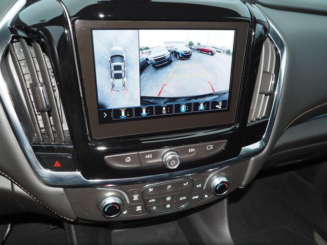 Photo of 2021 Mosaic Black Metallic Chevrolet Traverse