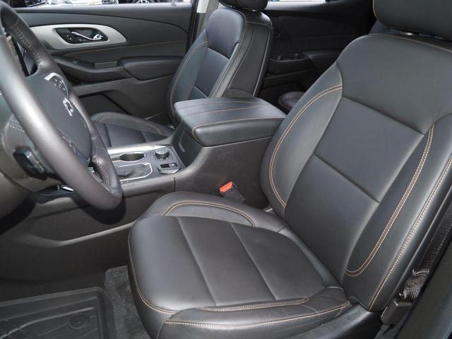 Photo of 2021 Mosaic Black Metallic Chevrolet Traverse