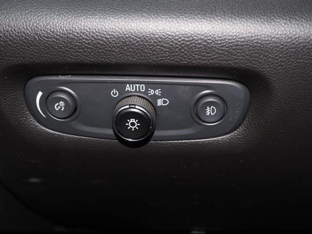 Photo of 2021 Mosaic Black Metallic Chevrolet Traverse