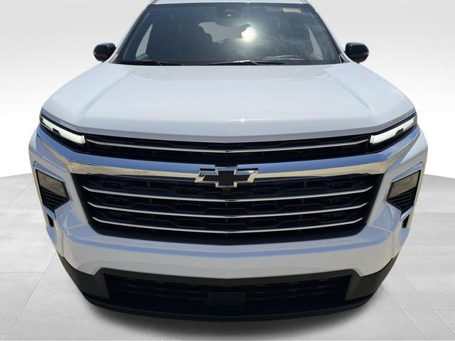 Photo of 2025 Summit White Chevrolet Traverse
