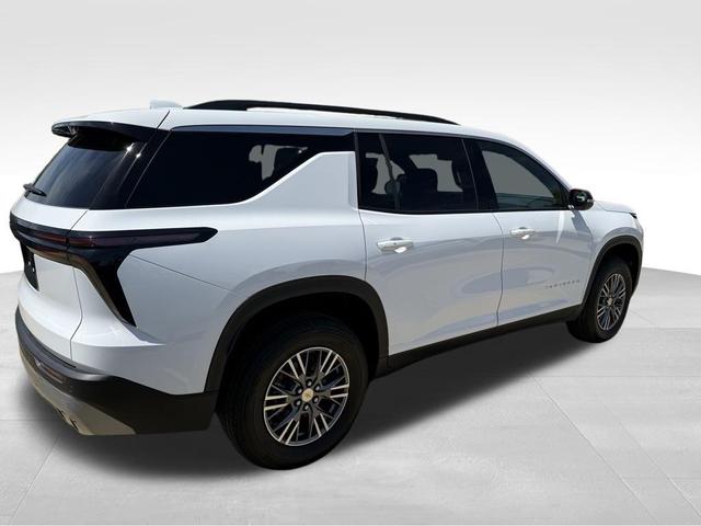 Photo of 2025 Summit White Chevrolet Traverse