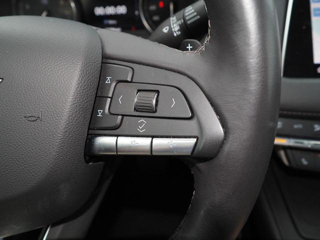 Photo of 2022 Crystal White Tri-Coat Cadillac XT4