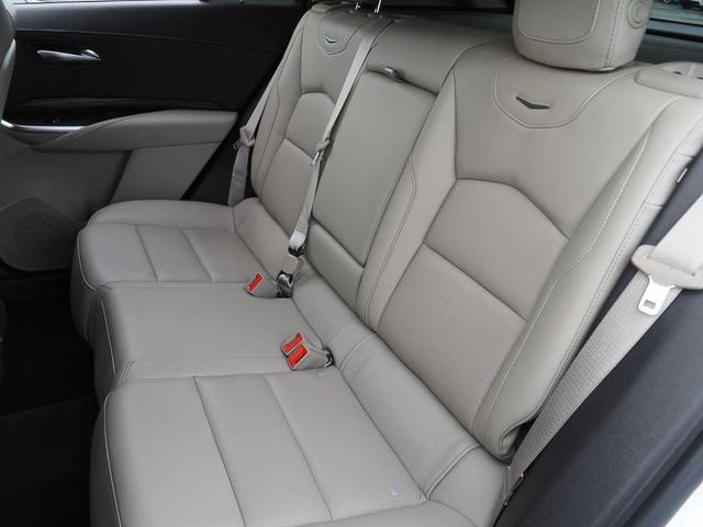 Photo of 2022 Crystal White Tri-Coat Cadillac XT4