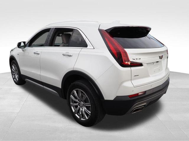 Photo of 2022 Crystal White Tri-Coat Cadillac XT4