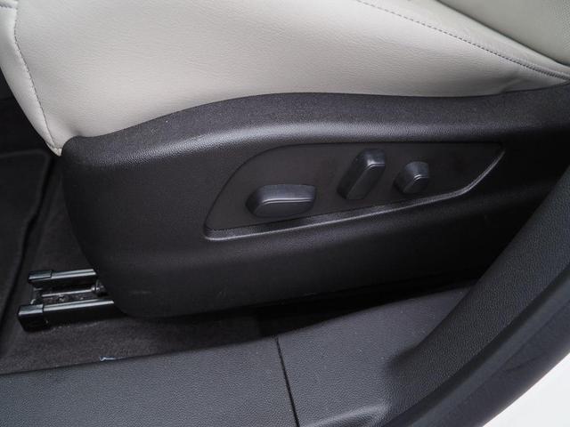 Photo of 2022 Crystal White Tri-Coat Cadillac XT4