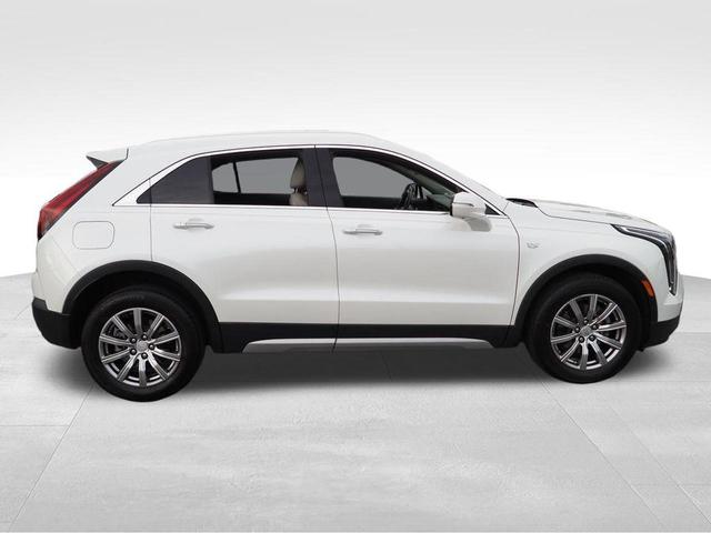 Photo of 2022 Crystal White Tri-Coat Cadillac XT4