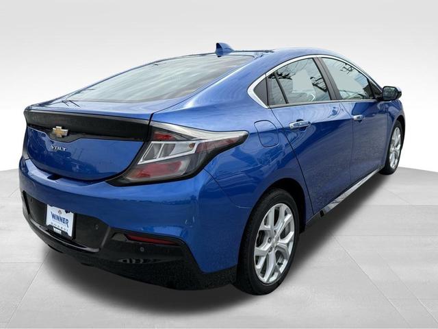 Photo of 2017 Kinetic Blue Chevrolet Volt