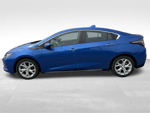 Photo of 2017 Kinetic Blue Chevrolet Volt