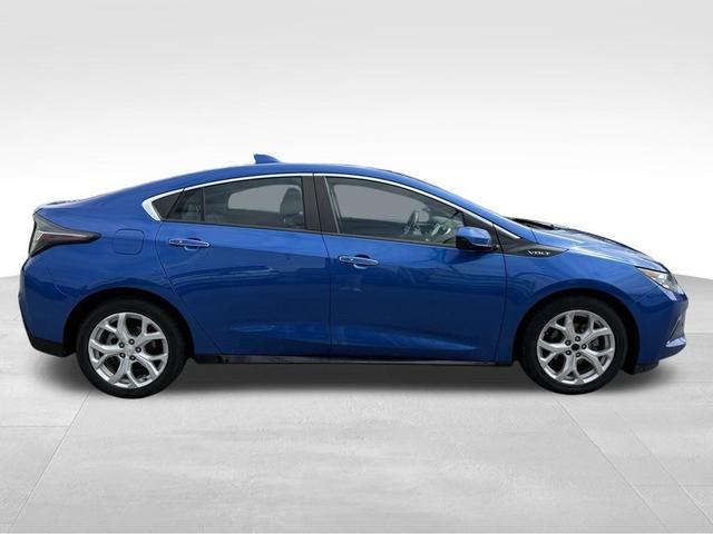 Photo of 2017 Kinetic Blue Chevrolet Volt
